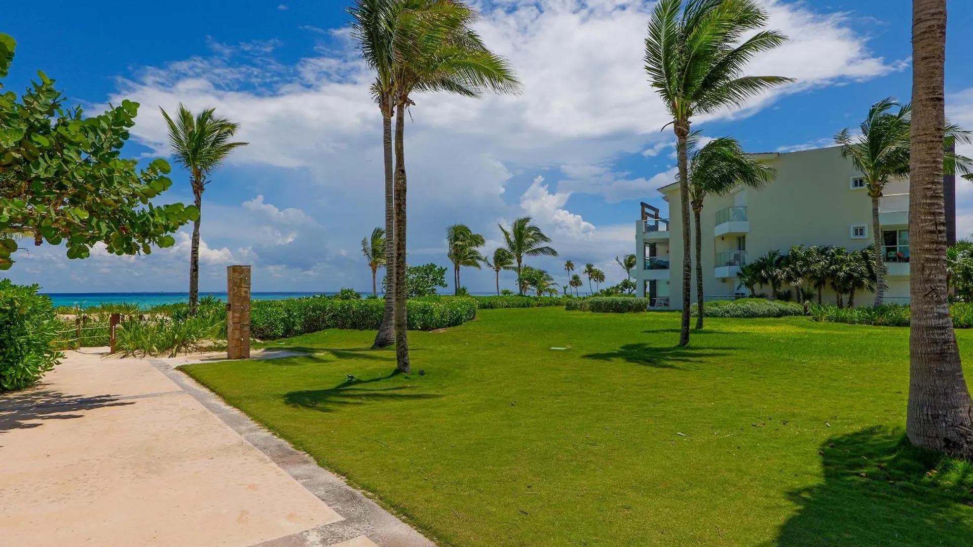 شقة Seaside Serenity Retreat At Mareazul Norte- Studio بلايا ديل كارمن