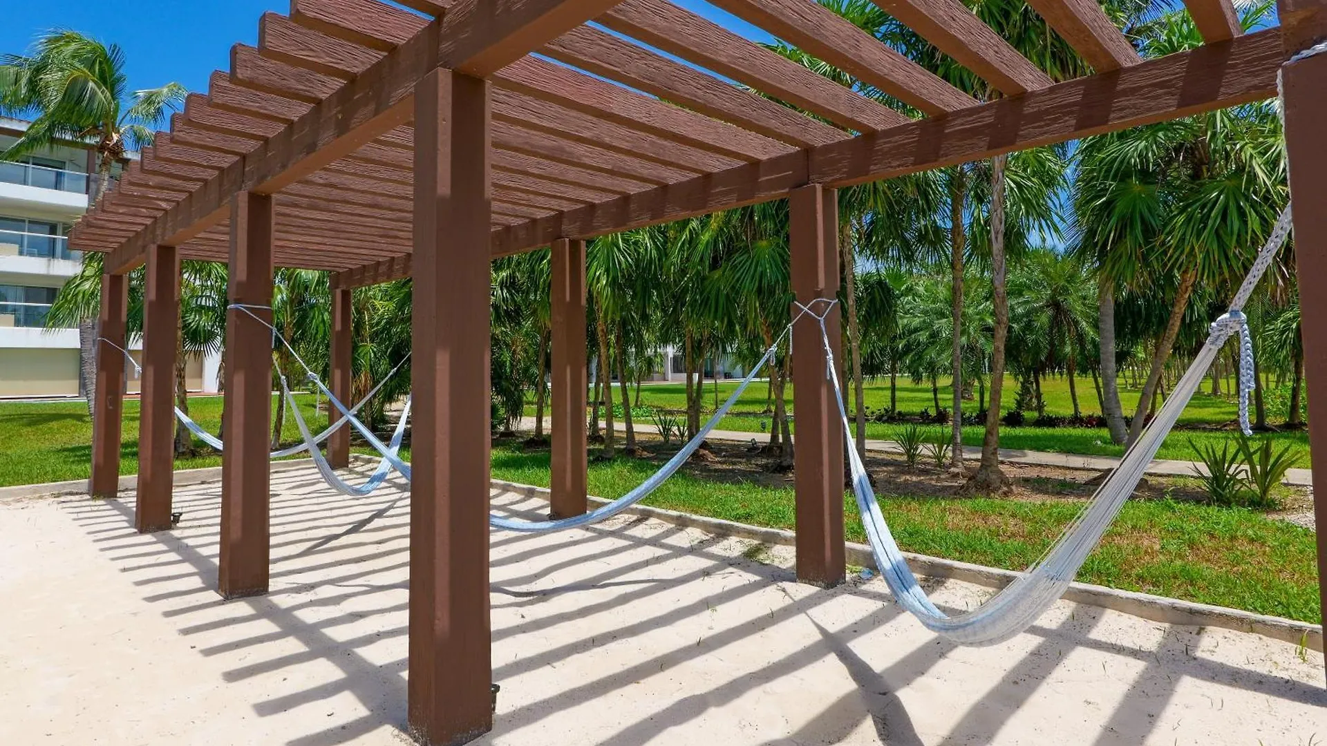 Seaside Serenity Retreat At Mareazul Norte- Studio بلايا ديل كارمن